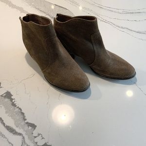 Seychelles Suede fall booties